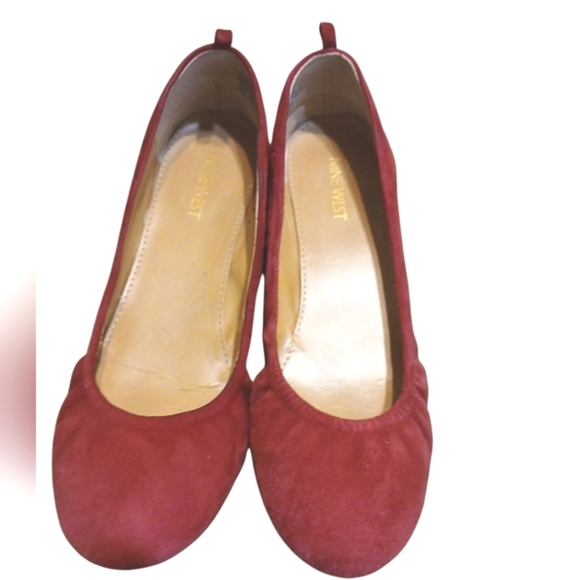 Nine West Burgundy Suede Ballet Flats Size 8 - Picture 2 of 11